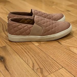 Adorable quilted Steve Madden shoes!